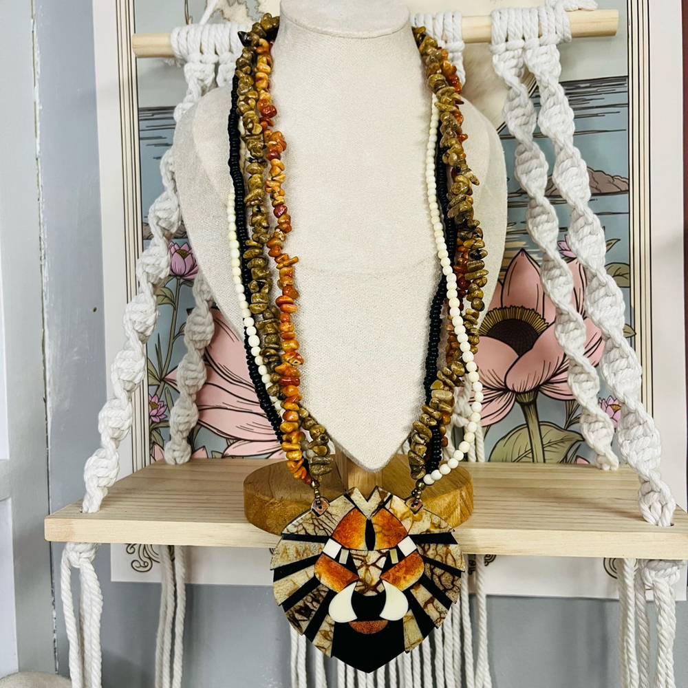 Lee Sands Lion Pendant Necklace Sponge Coral Onyx Inlay Ethnic Eclectic Boho‎